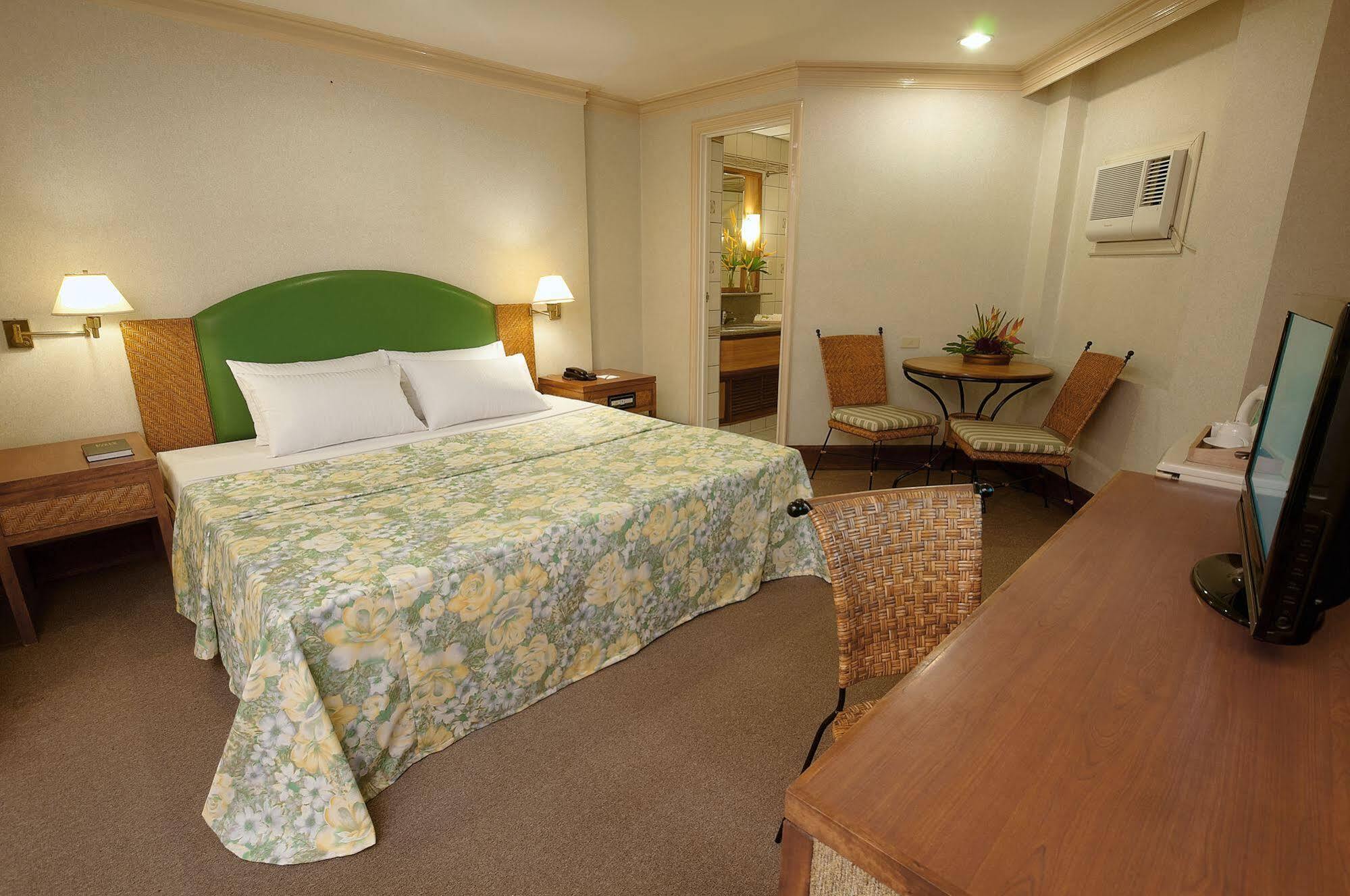 Hotel The Legend Palawan à Puerto Princesa Extérieur photo